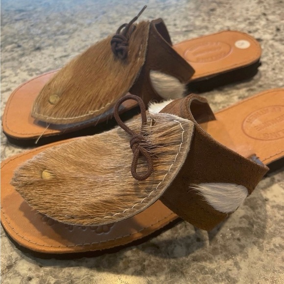 Brown Leather Sandals with Fur Accents - Picture 2 of 6